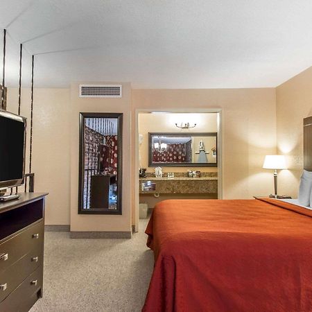 Quality Inn Ada Near University Екстер'єр фото