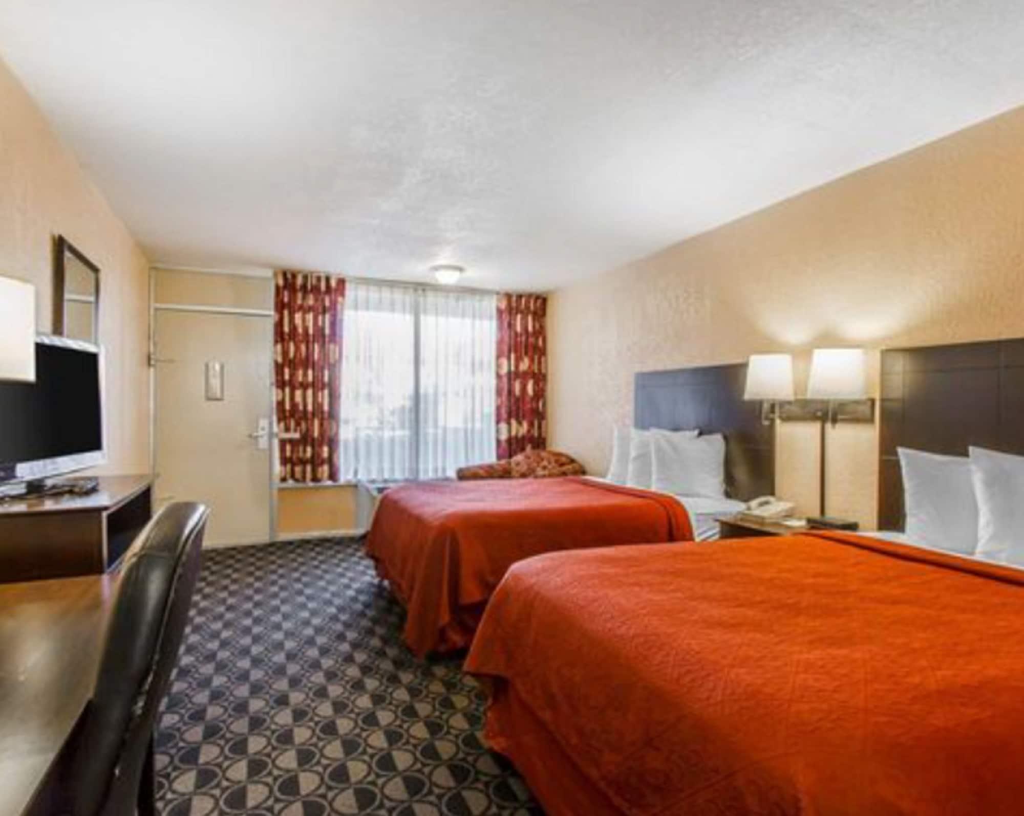 Quality Inn Ada Near University Екстер'єр фото