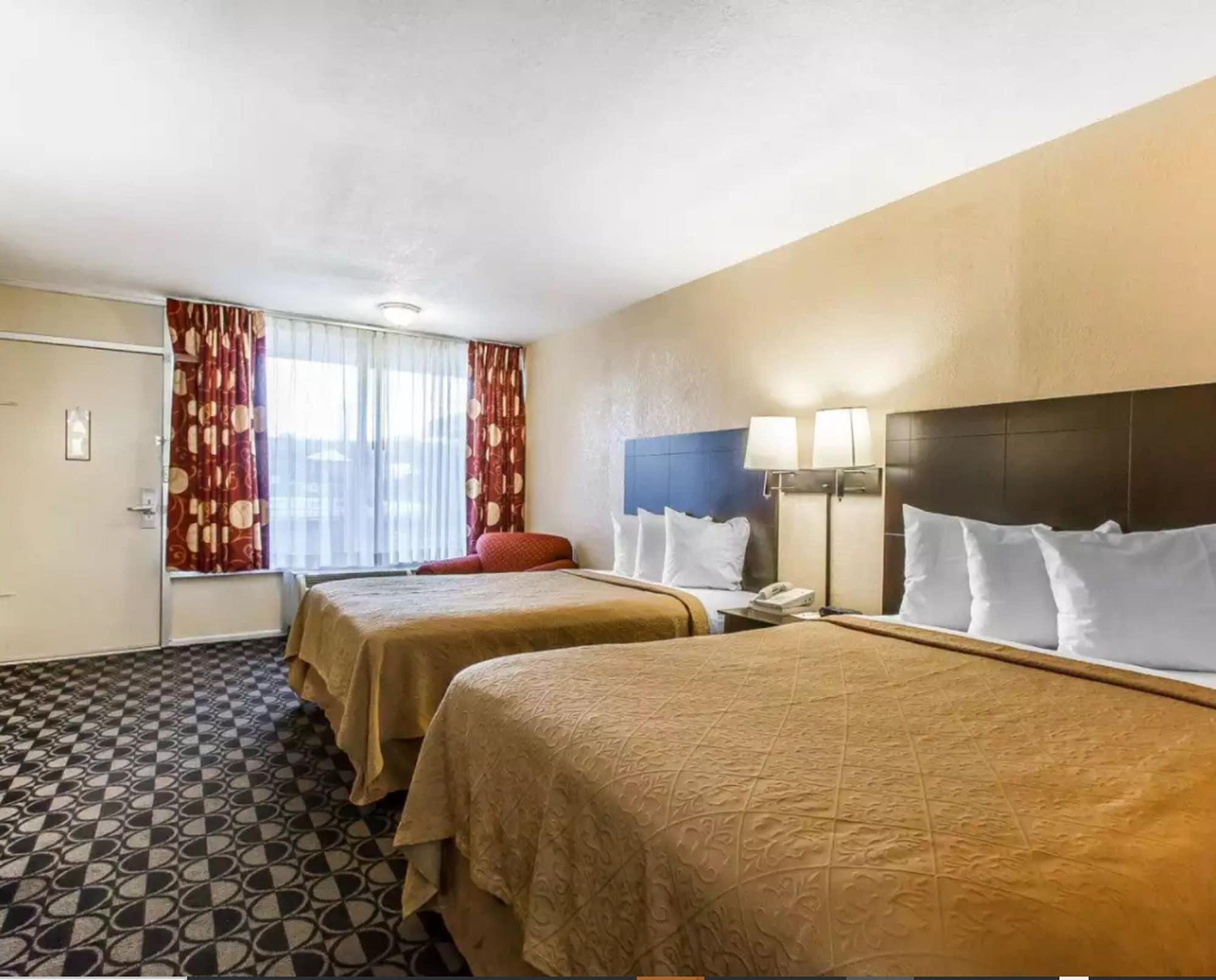 Quality Inn Ada Near University Екстер'єр фото
