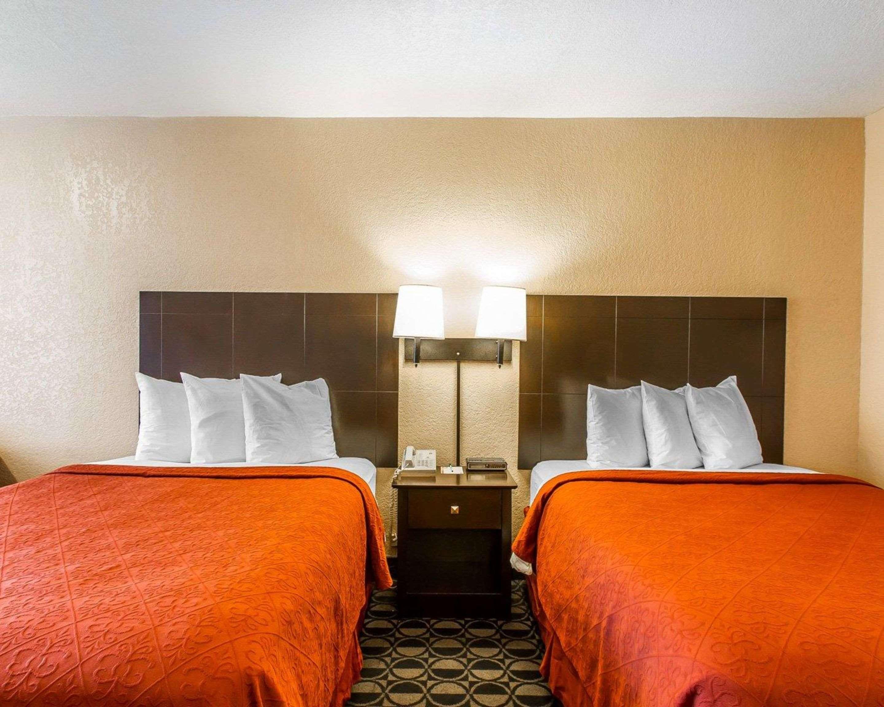 Quality Inn Ada Near University Екстер'єр фото