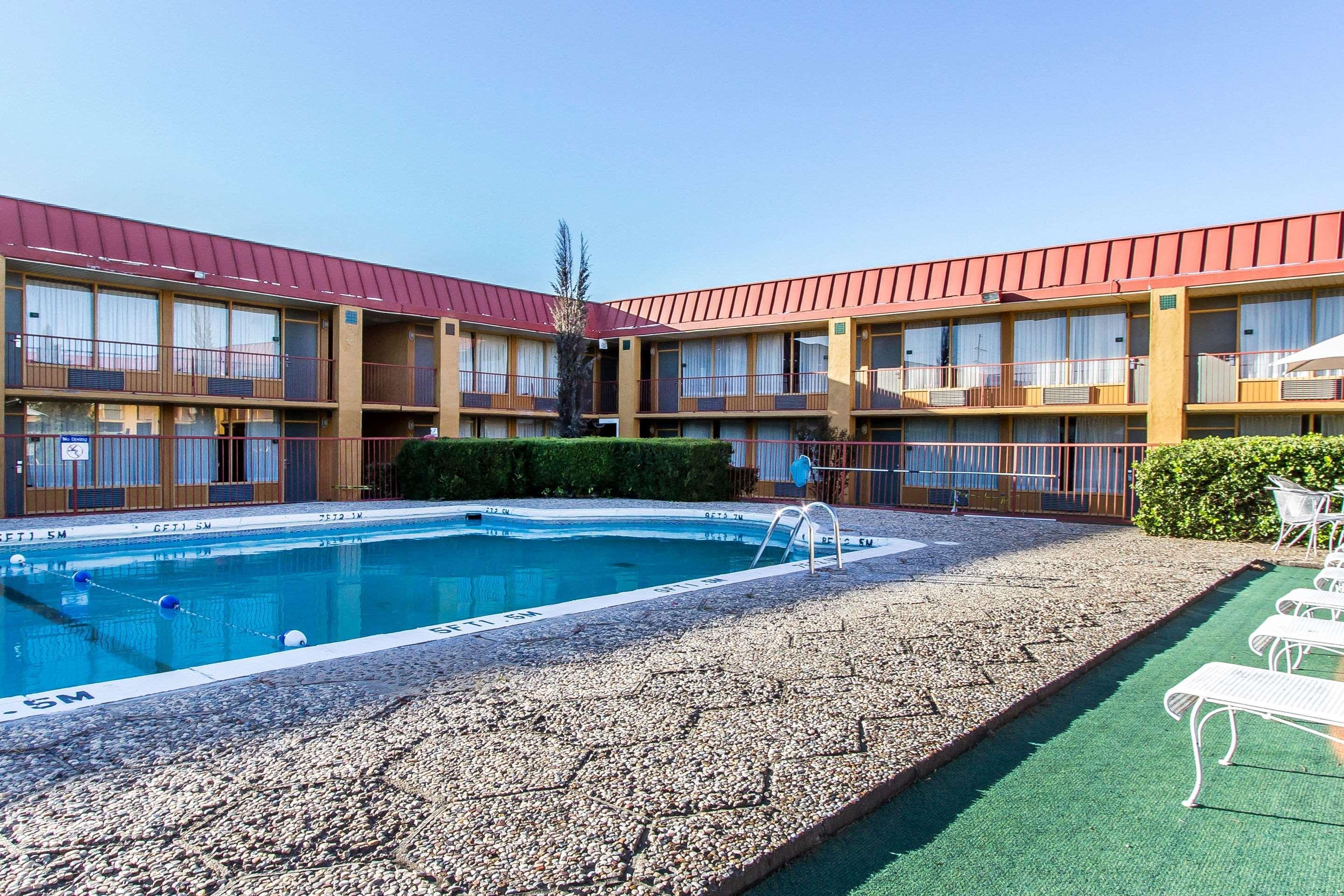 Quality Inn Ada Near University Екстер'єр фото