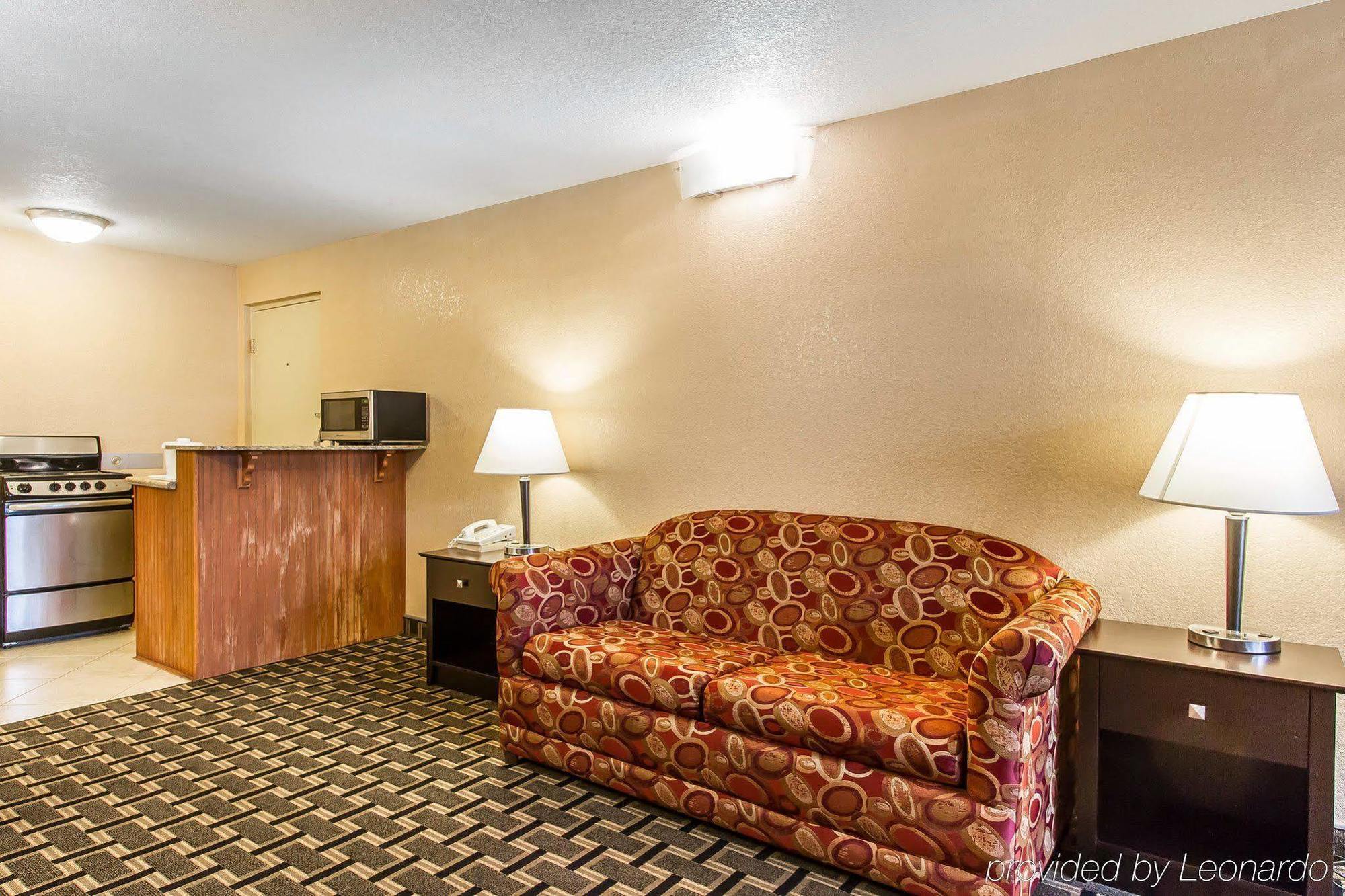 Quality Inn Ada Near University Екстер'єр фото