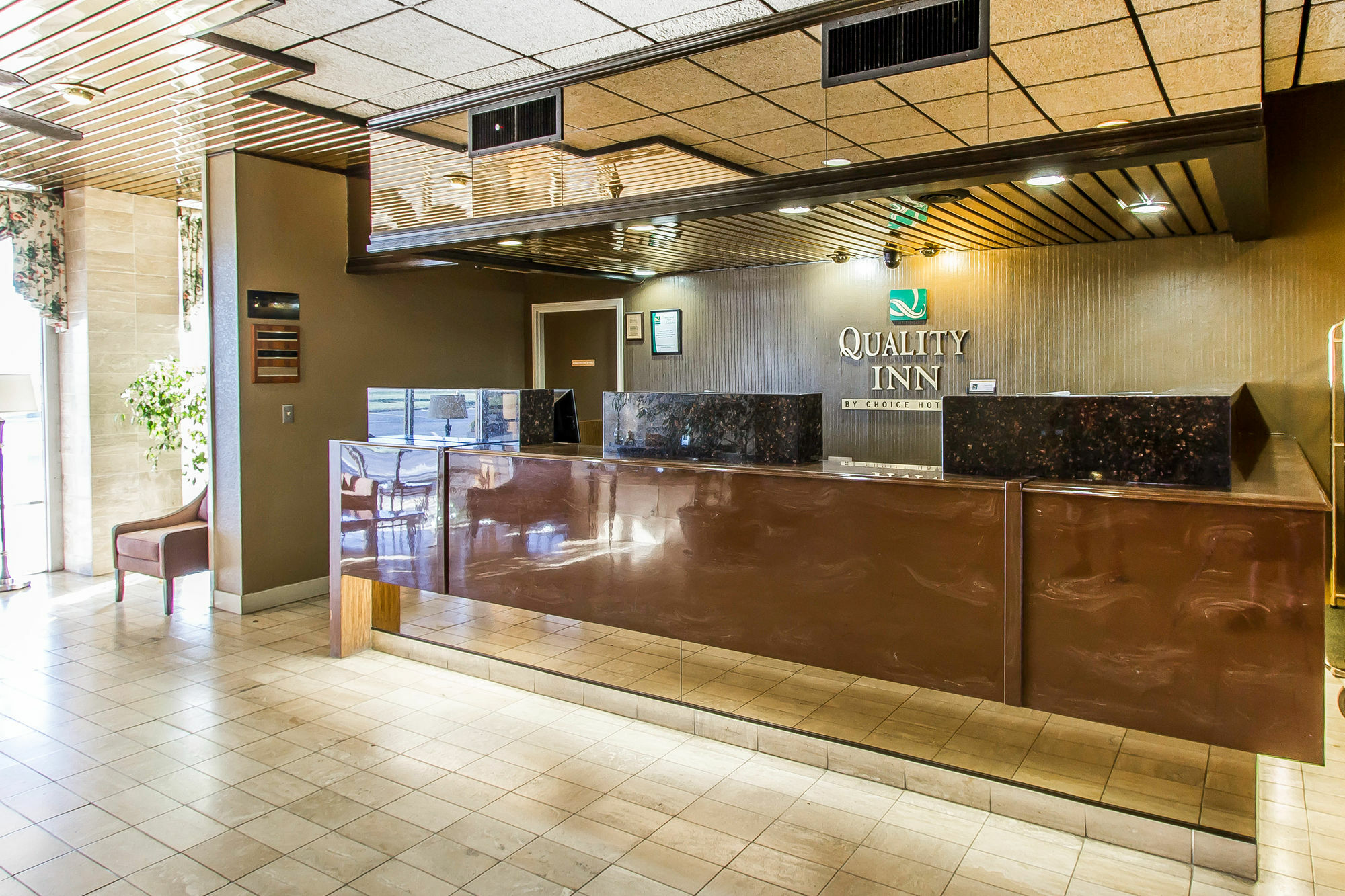 Quality Inn Ada Near University Екстер'єр фото